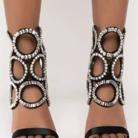 AZALEA WANG CIRCLE OF DIAMONDS STILETTO SANDAL IN BLACK. SZ: 8.5 - Picture 2 of 14